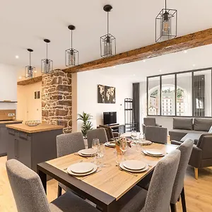 Design Et Charme, 100m2 Face A La Saone Lyon