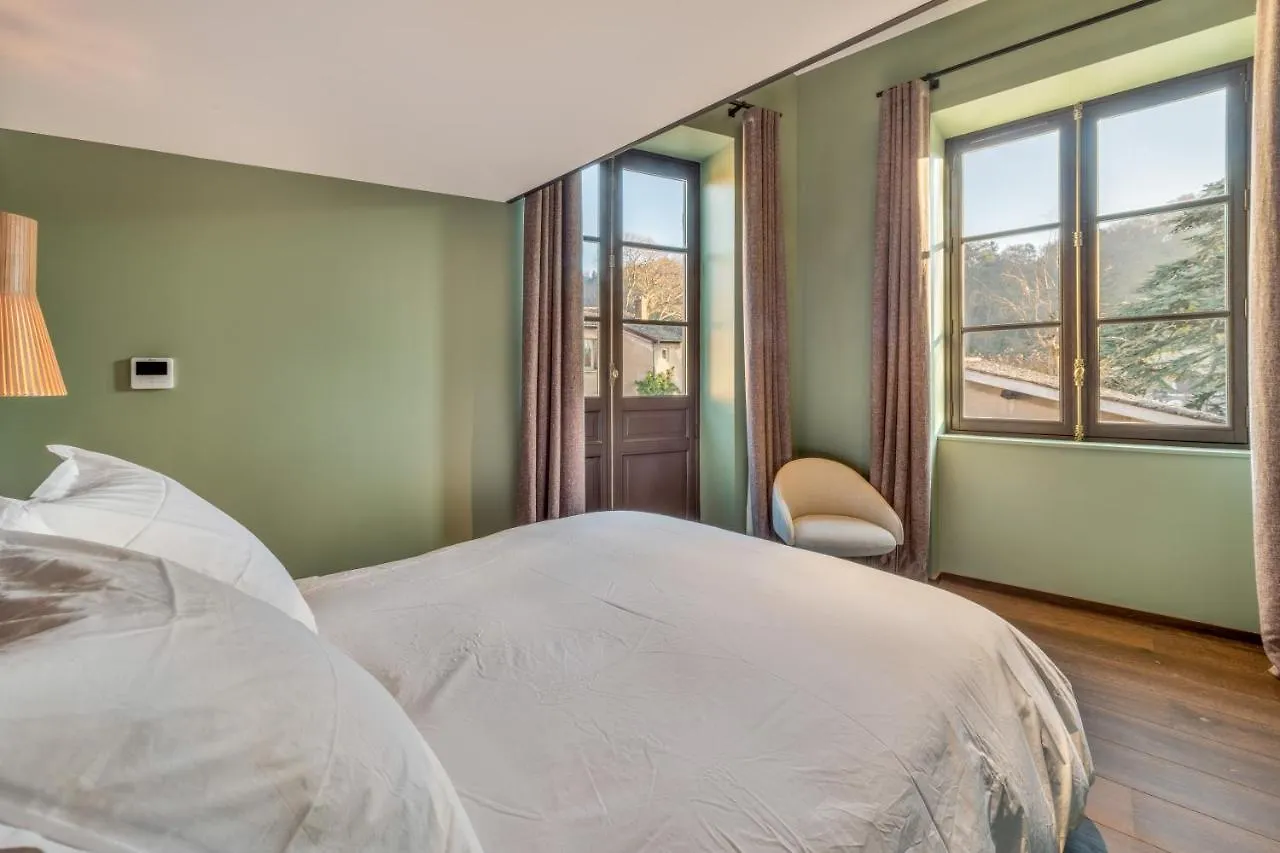 Les Suites De L'Ile Barbe Lyon 0*,  France