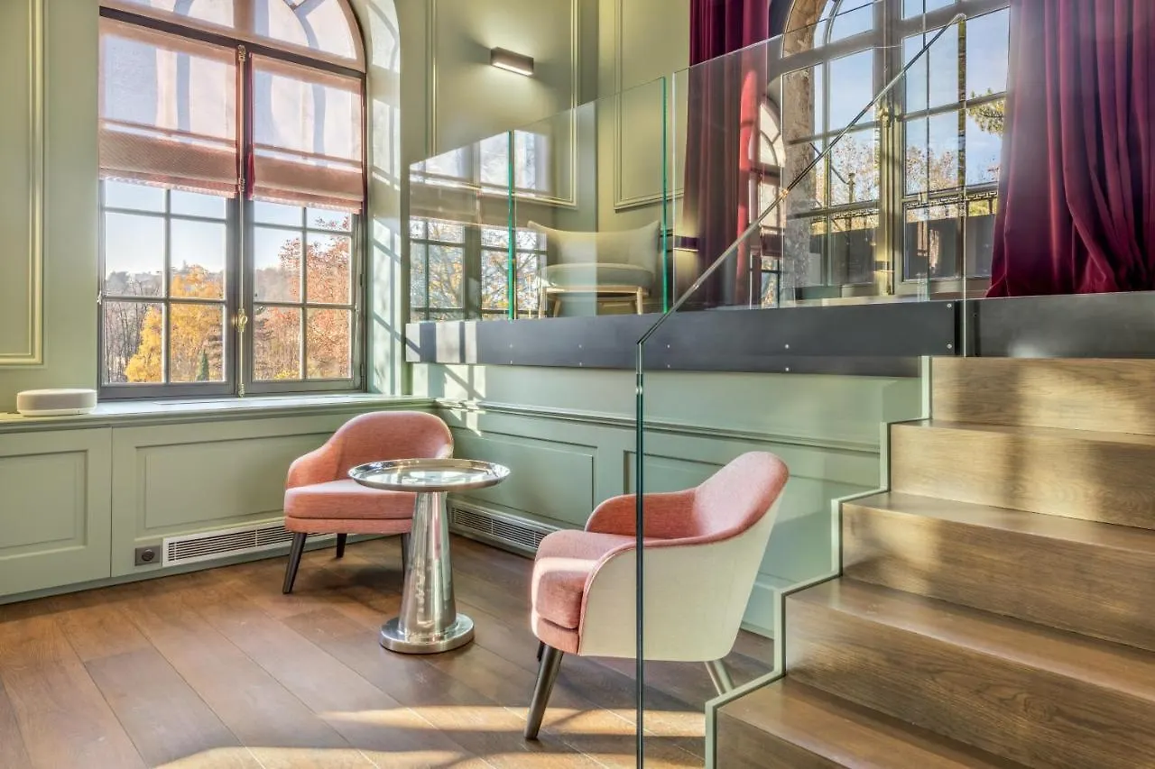 Les Suites De L'Ile Barbe Lyon