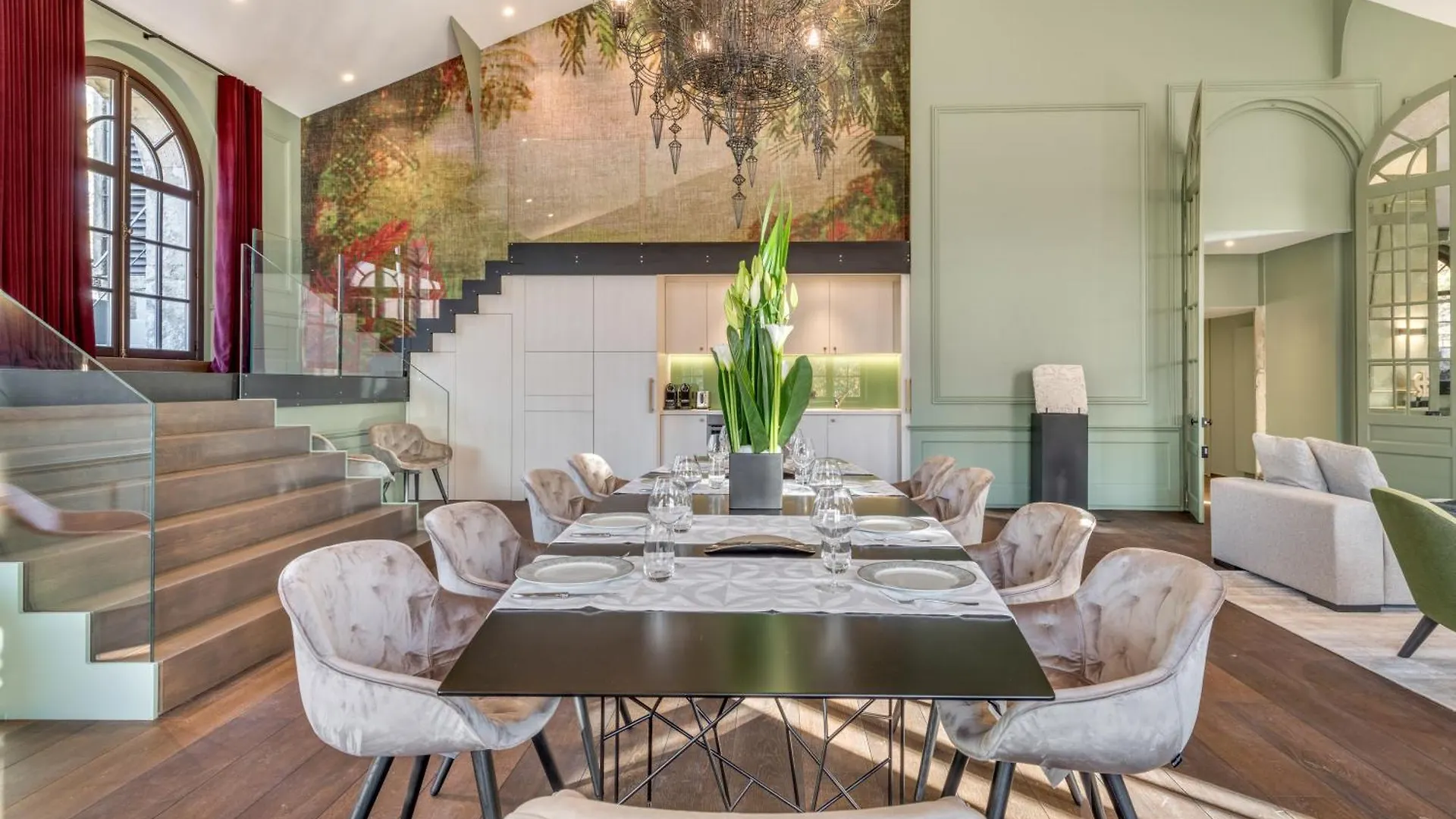 Les Suites De L'Ile Barbe Lyon 0*,